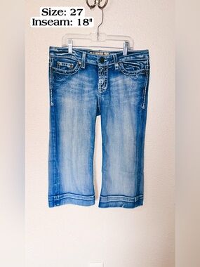 BKE Payton Women’s Blue Denim Capri Jeans